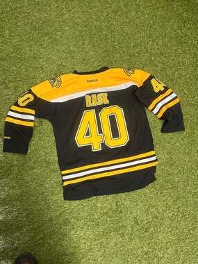 Reebok NHL Boston Bruins Tuukka Rask #40 Youth L/XL Hockey Jersey